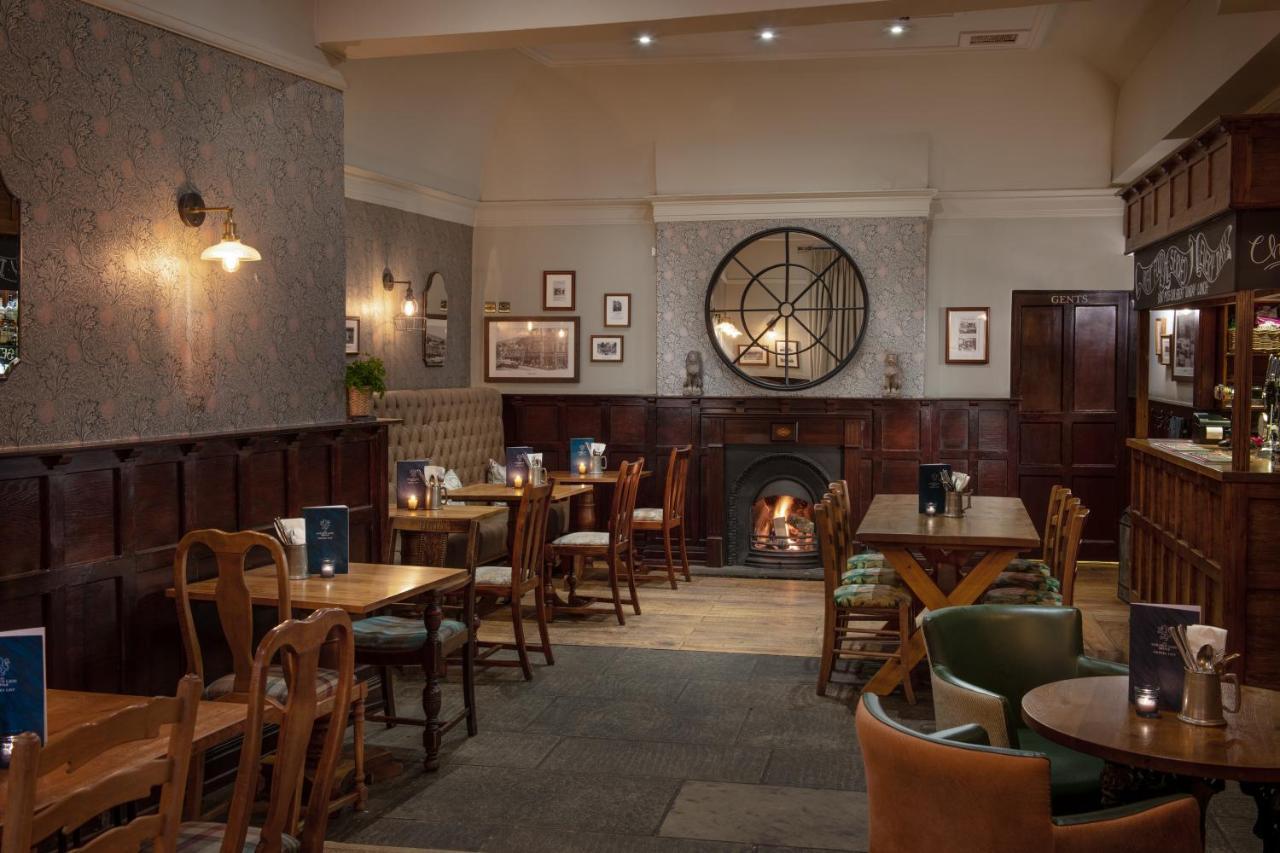 The Golden Lion At Settle Hotel Екстериор снимка