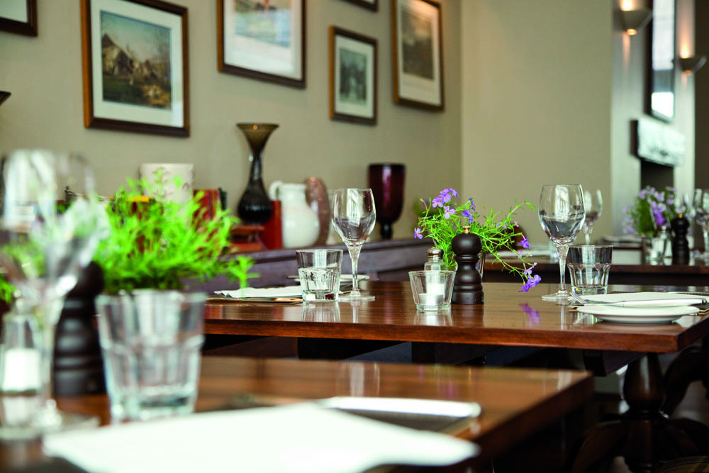 The Golden Lion At Settle Hotel Екстериор снимка